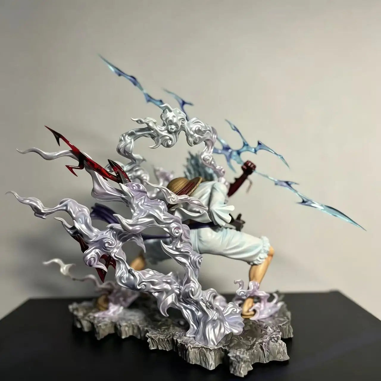 One Piece Nica Luffy Figure Tightly Grasps The Lightning Fifth Gear Action Figurine Model Doll Model Anime Pvc Statue Toys Gift
